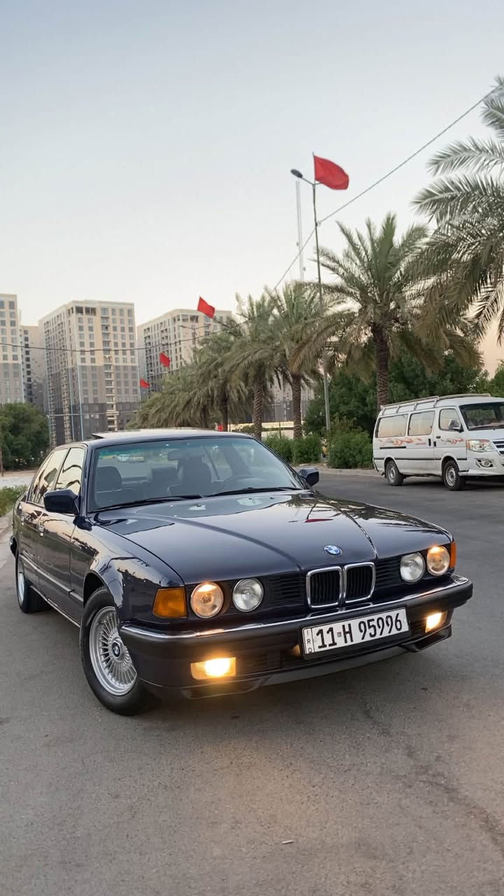 للبيع bmw735 
موديل ٩٢ رقم بغداد الانكليزي باسمي تحويل مباشر سنويه لل٣١  هزه جديده 
سياره محرك ٣٥ اصل بليته وسنويه 
محرك كير شغال ١٠٠/١٠٠
حداديه امامي خلفي جديده 
تبريد شغال شرط ويه السويح 
موصفات 
دبل ايرباك دبل كمبيوتر دبل جام 
سلايد رووف طكيتن 
داخل جلد  كارتير اسود جديد 
بطاين جلد اسود صاج ملكي ابو الخط 
حساس خلفي
ترايش لمتد اسود 
ويل شعاع اصلي وتخم تاير 
مسجل بلوتوث وكامره خلفيه 
تدفئه امامي خلفي كشنات 
سياره جديده على وضع الشركه مصبوغه عام للجماليه بدون ضربه ولا خايس وهاي اول صبغه  شرط بدون اي شخط 
تراي مفتوح  مصروف عليها مال جناي 
السعر 73$
مكاني السيديه 
للاستفسار الاتصال على الرقم ***********
