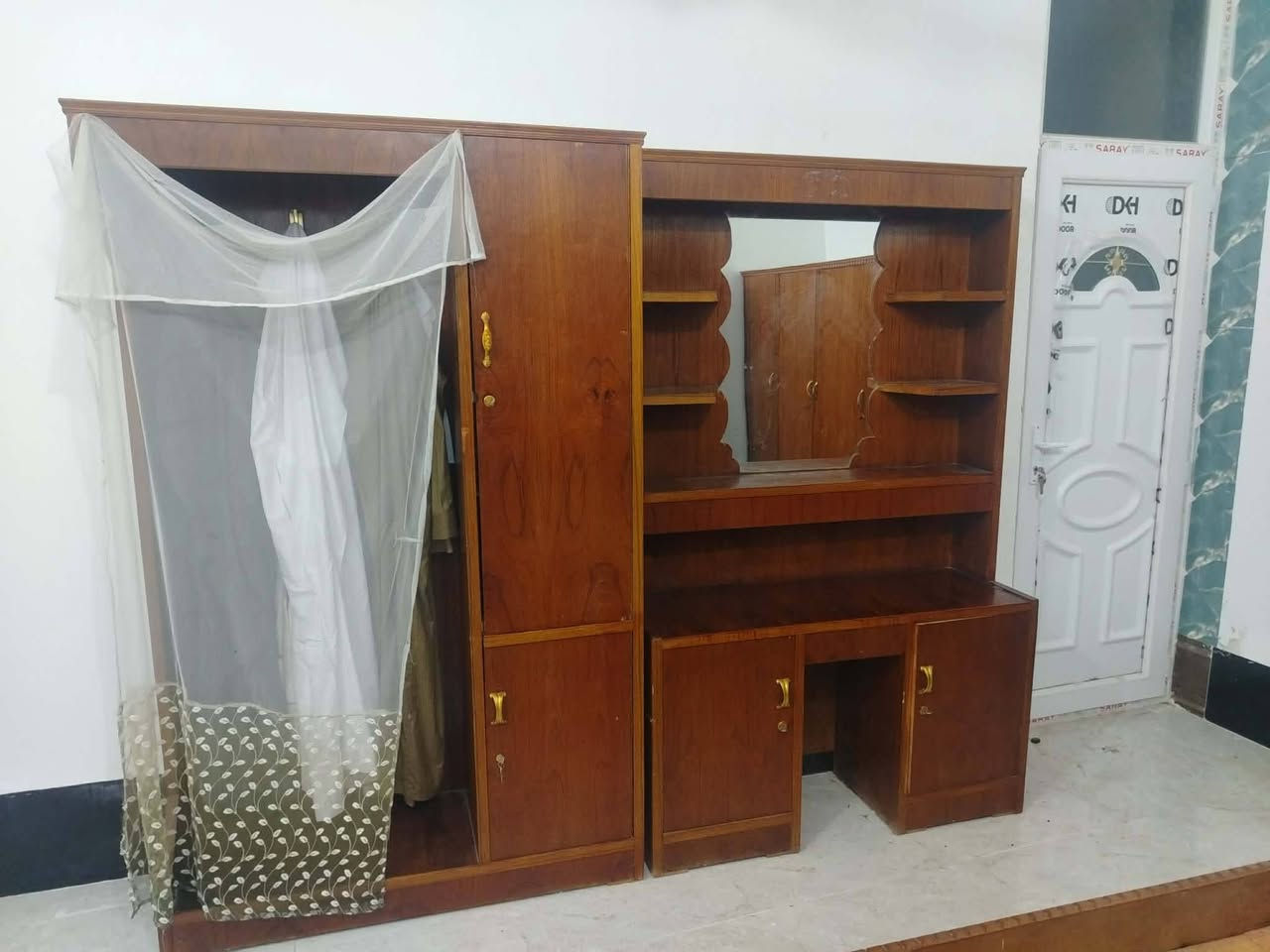 السلام عليكم غرفة للبيع. مع دوشك  احطاطة مو سوكي. بيع مستعجل السعر 500 وبيها مجال كنعان ***********
