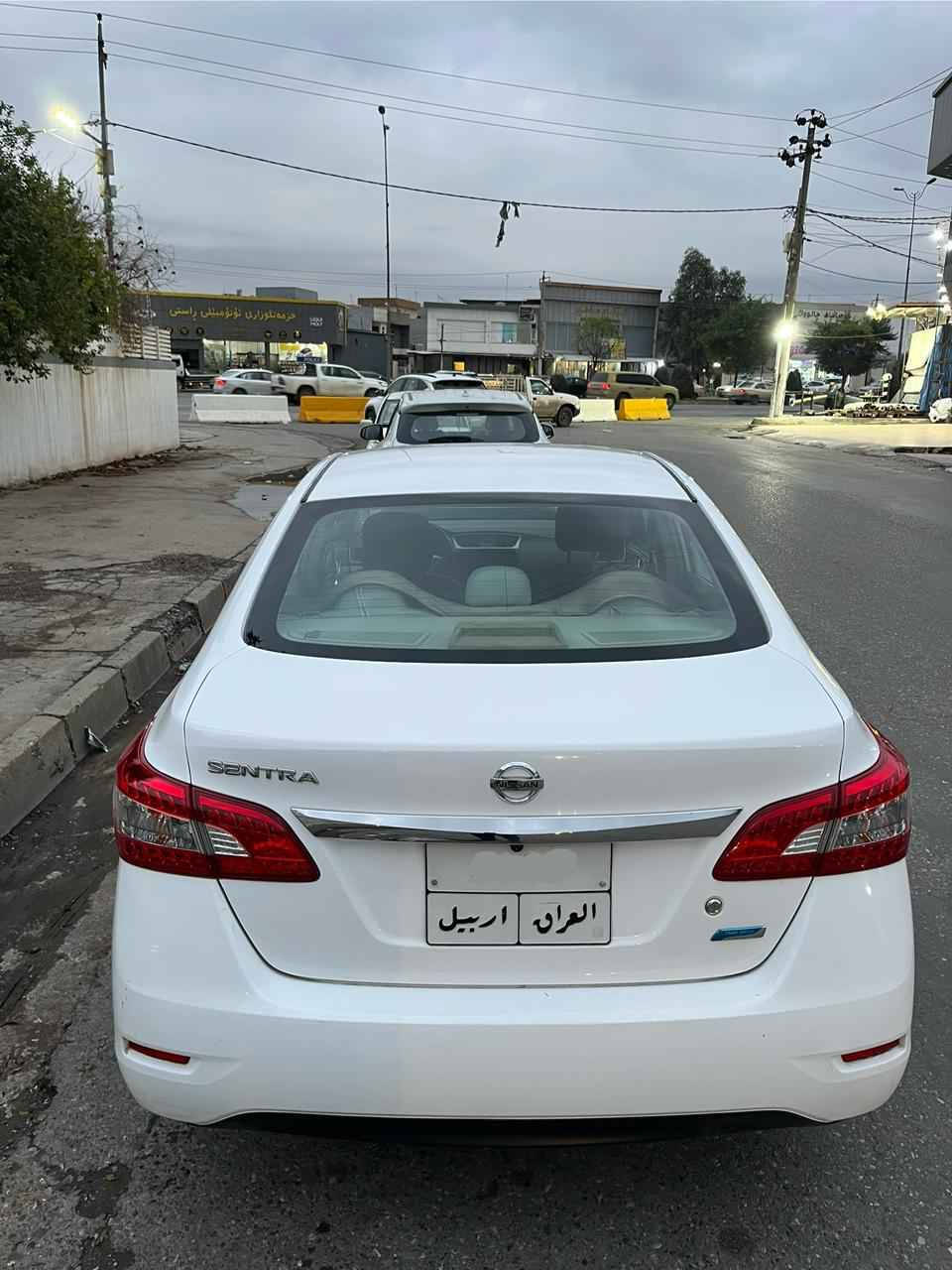 نیسان سێنترا مۆدێل ۲۰۱٦ مواسەفات خەلیجی بێ بۆیاغ گێڕ مەکینە تەقەو ڕەقە بە شەرت تەنها یەک بست جاملغی بۆیاغە  غرامەی ٨۲۰ هەزار لەسەرە پاش مامەڵە دەگەڕێندرێتەوە نرخی ۱۰٦ وەرەقەو تۆزەک مەجال *********** أربيل, العراق
