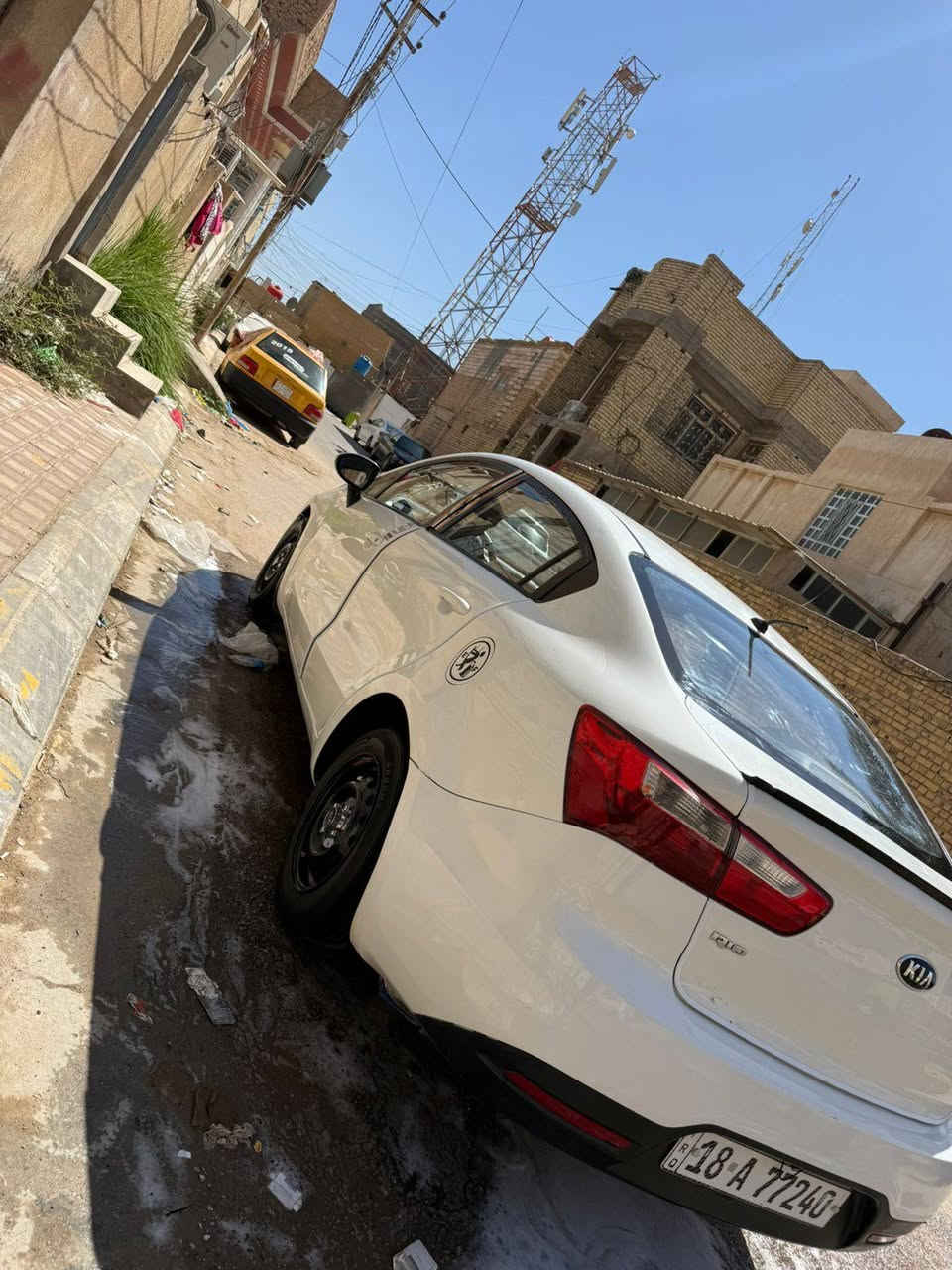 بيع او مراس بتكسي فقط حسب القناعه
كيا ريو 2015 خليجي 
كير و مكينه خير من الله تبريد و كهربيات شغاله 
بيها رشات صبغ ابيع حزام بس هيه مو حزام رقم بابل دولي سعر 80 وبيه مجال مكاني كربلاء ***********
