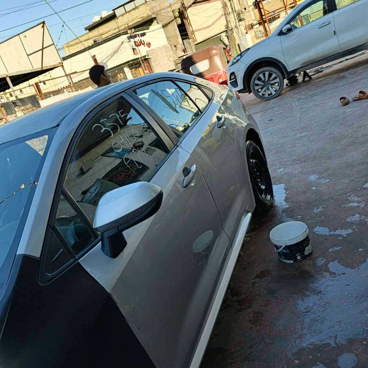 سلام عليكم عندي كورلا بانزين Le موديل 23 عوزهه صبغ كامله شغاله وتمشي ول دعاميه عندي كامله مالتهه شتريت عله هل حطه ابيع عله هل حطه عوزهه صبغ ورقم حره السياره مكاني حي اور عارضه ب  88 ***********
