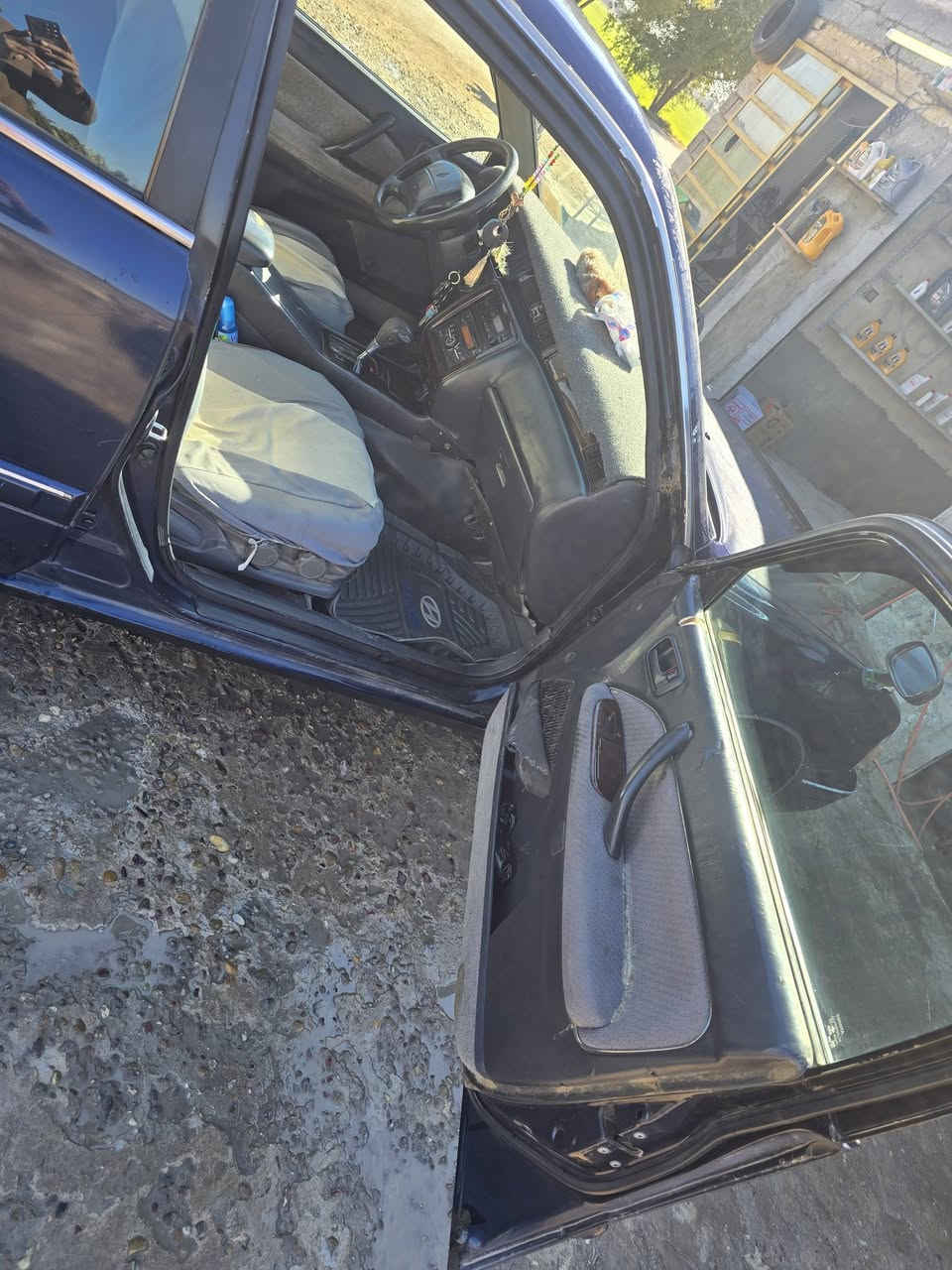 سياره راس الثور تكم موديل 98 مكفوله من الكص ونقل جثه 
رقم بغداد انكليزي بسمي بيه فقط كفر جاملغ خلف مبدل باليابان السعر 85 وبيها مجال بسيط 
***********
