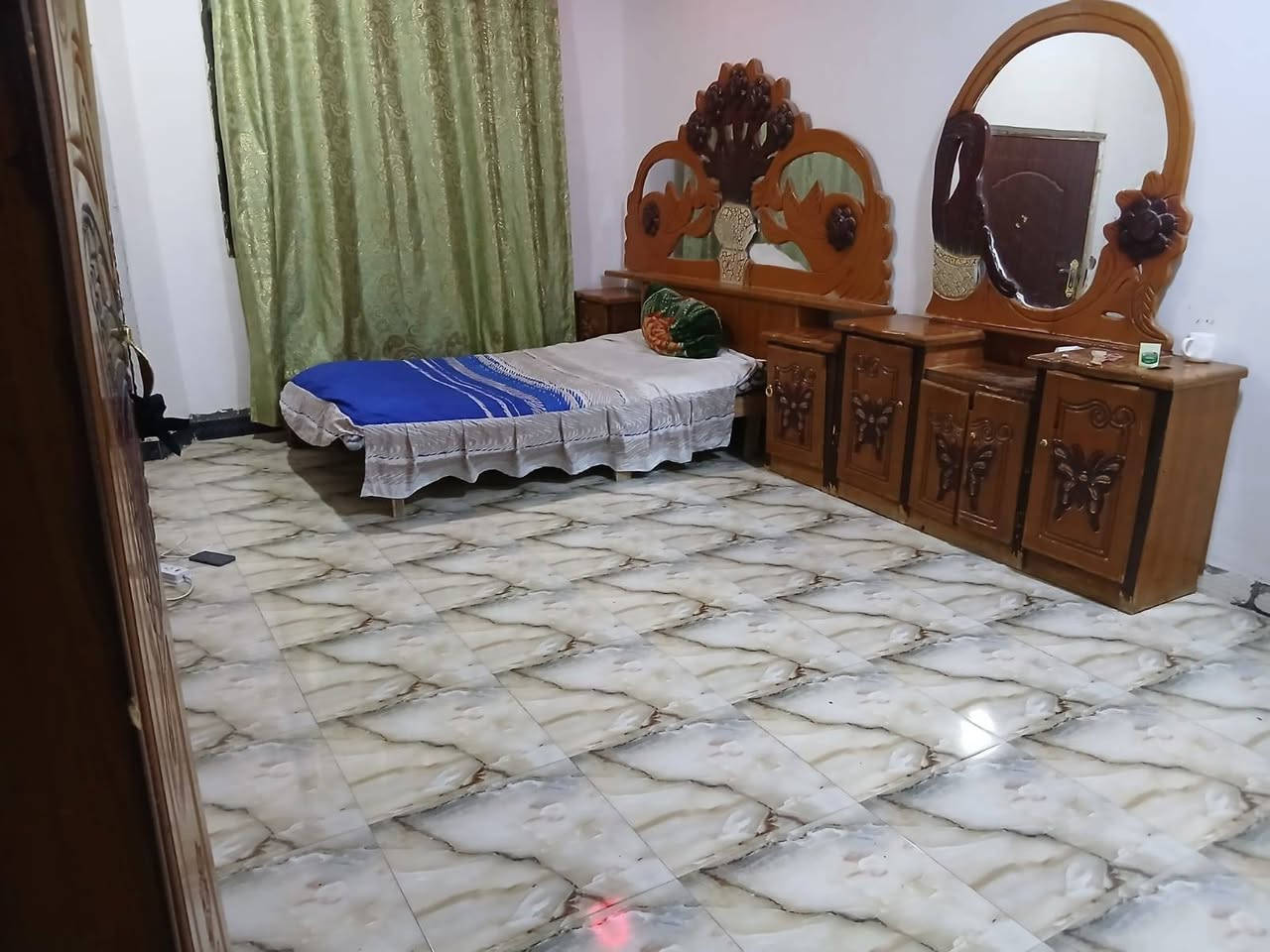 بيت للبيع زراعي المساحه 120متر  البناء طابقين حديت التفاصيل 3غرف +صاله+استقبال +مطبخ صحيات  فوك وجوه   العنوان حي الامير  للستفسار الاتصال على الرقم ***********
