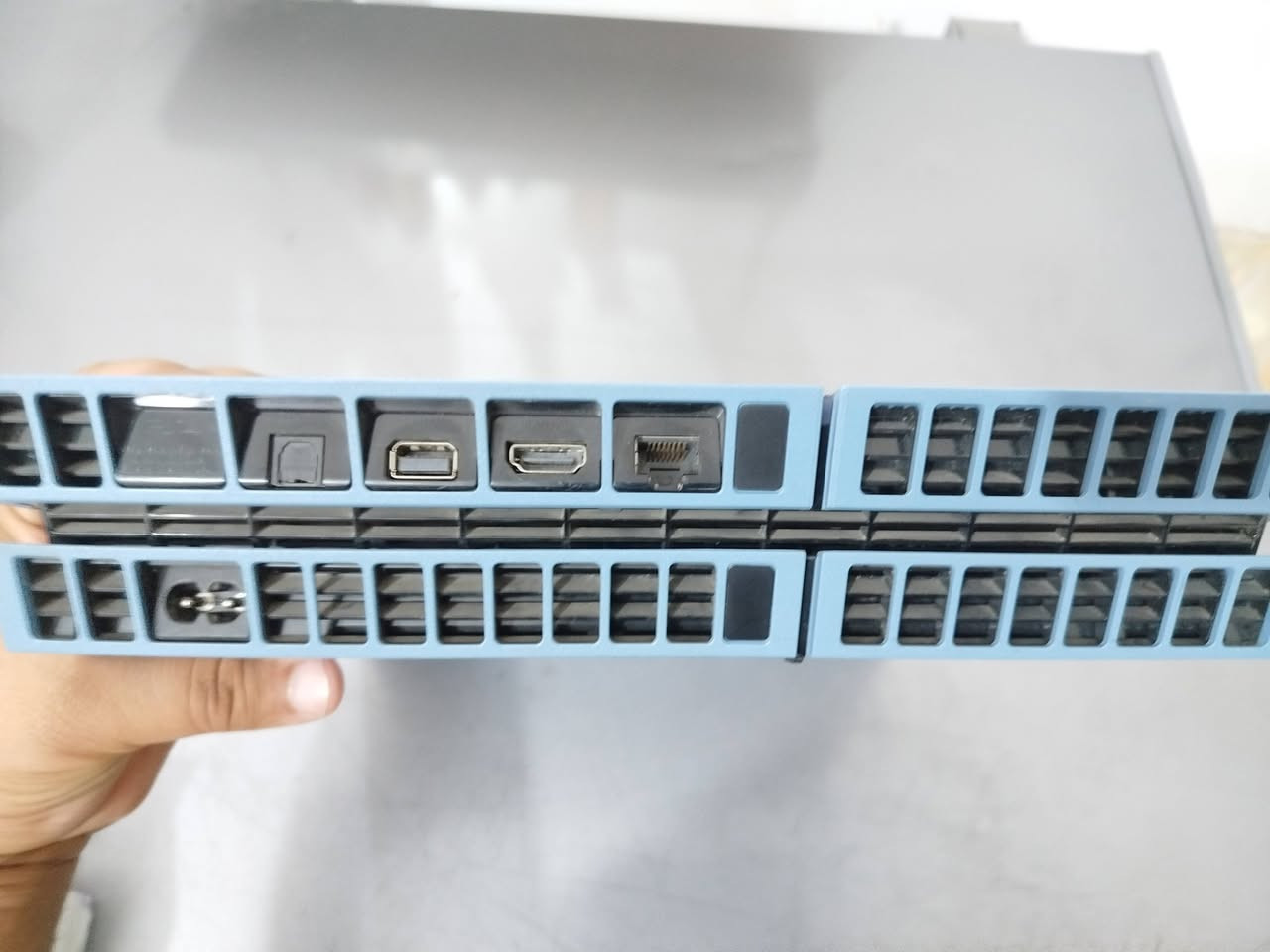 بلي ستيشن 4 مهكر نضام 13:00باندل نسخه خاصه ياباني مهكر عن طريق القطعه البلي نضيف ما مفتوح الهارد 500 يجي وياه كيبلات كامله و جوستك وحده


**إذا كنت صاحب هذا الإعلان وتريد حذفه لأي سبب، رجاءا أرسل رسالة إلى الدعم الفني**