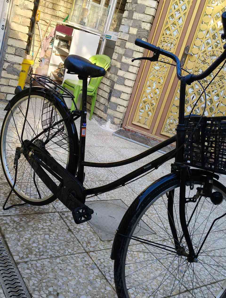 السلام عليكم
هذا بايسكل بناتي ما متعوب فقط فيه بنجر في التاير الخلفي 
كل أغراضه ما متعوبة و أعطي فيه أقصى سعر  120 و أدنى سعر 100 للأستفسار يوجد هذا الرقم واتساب *********** و الموقع كمالية حي الزهراء
