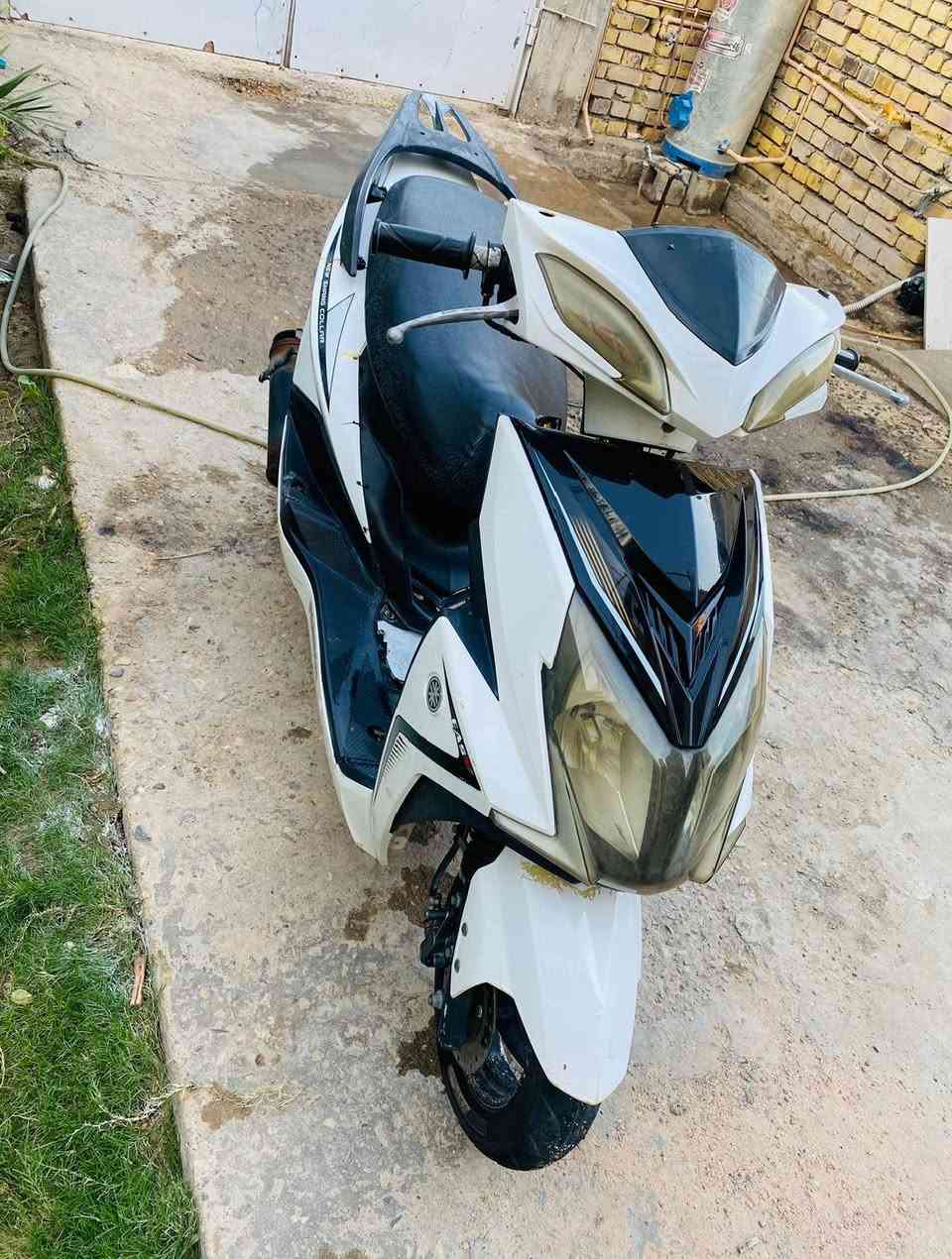 السلام عليكم دراجهه (سكنس) للبيعع مكاني فضليه دراجهه شغالهه مابيهه شيي تاكلل لگاعع اكلل عوزهه بسس سلفف وهندرر  سعرهه ب150وبيهه مجالل لدراجهه ابيعهه(كومم حديدد) موو تجيي وتضلل تطلعع عيوبب.... ***********
