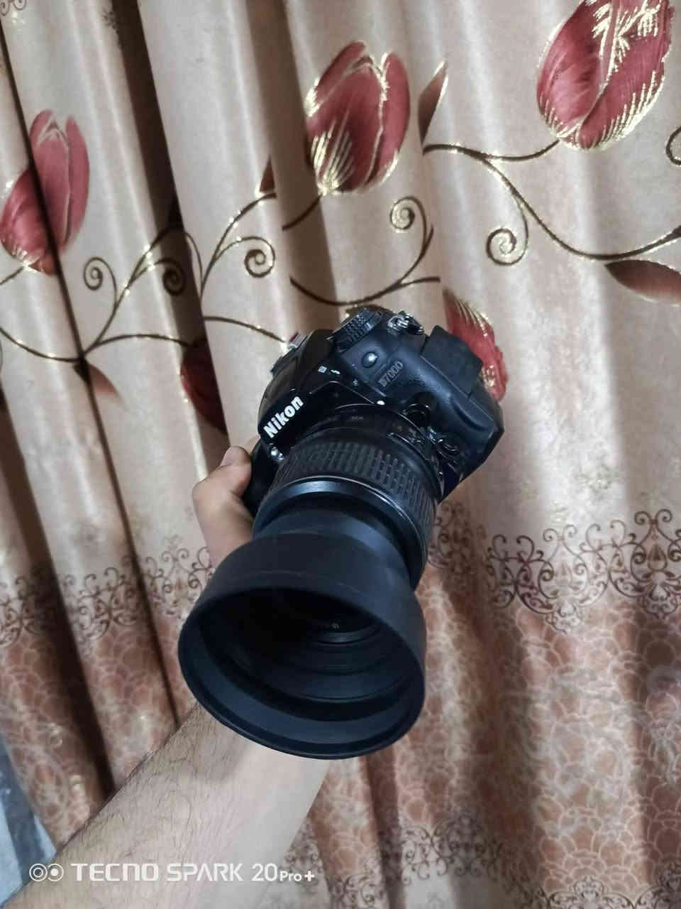 نيكون D7000
يجي وياها

رام اصلي 

عدستها الاصليه نيكون 55-18

واير الاصلي 

وشاحنه

وبطاريتها الاصليه 

المكان . البصره 

السعر . 360 قفل من الاخير

للاستفسار الاتصال على رقم ***********
