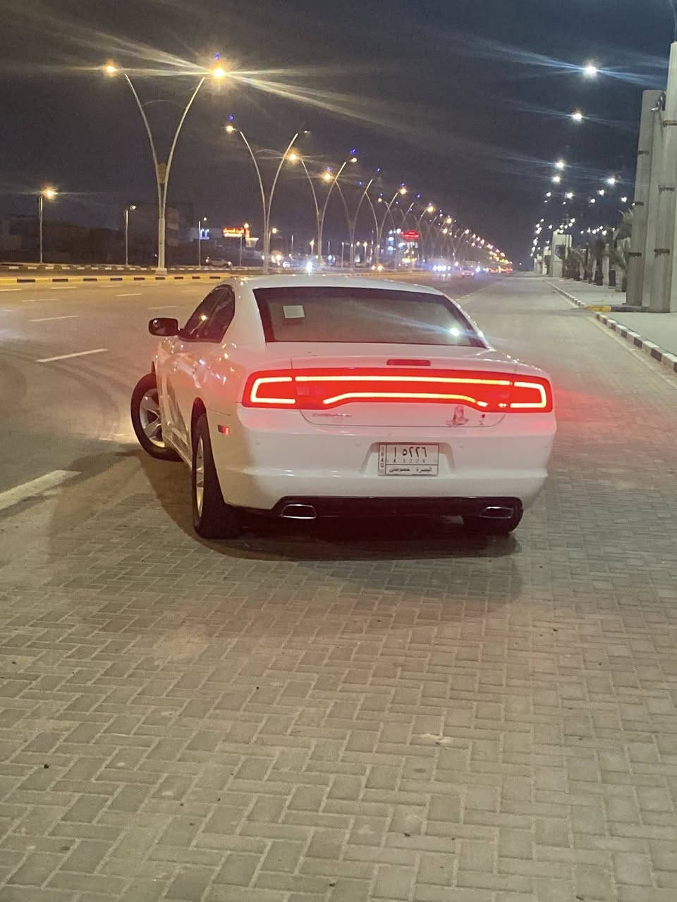 السلام عليكم
دودج جارج 2011 وارد امريكي

طابه كلين بس الدعاميه مكسوره وبالعراق صار بيها حادث بجم جاملغات بارد وصبغ والبنيد مبدل والجاملغات الخلفيه بيها ملاحظات بسيطه
مواصفات عاديه عميه السياره يرادلها تلكيط بيها شوي خياسات خفيفه ماشيه 198الف ميل ما مشتغله خط ب130$ وبيها مجال بسيط مراوس جارجر اوباما جالنجر واذا سياره مرتبه انطي فرق عادي مكانها  بصره سنويه مخلصه صارلها شهرين

***********
