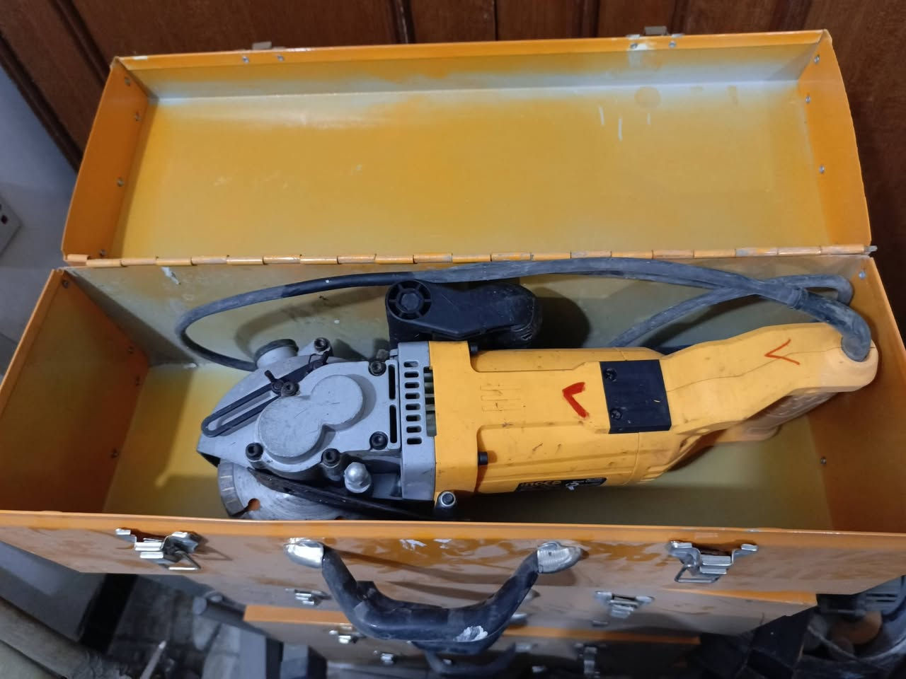 عندي كوسرات متعددة الاقراص للبيع استخدام قليل ماركة انجيكو اصلي اخذتها جديدة من الوكالة للبيع على 50 الف القطعة فقط
***********
