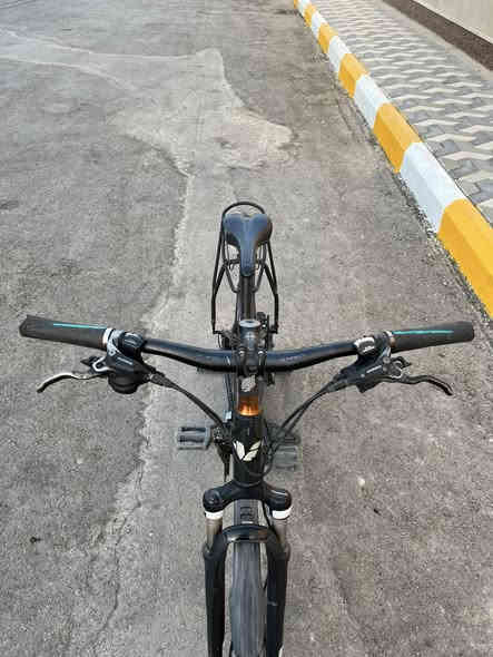 السلام عليكم 
للبيع بايسكل ماركة جاينت فئه لايڤ 
حجم 28 
حجم الفريم M 
دبل امامي قفل و فتح 
سستم شيمانو ديور 
بريكات هايدروليك 
البايسكل كله قطعه وحده و ممبدل بي ايشي (وضع شركة) 

السعر 280 
مكاني بغداد زيونه 
هاتف ***********
