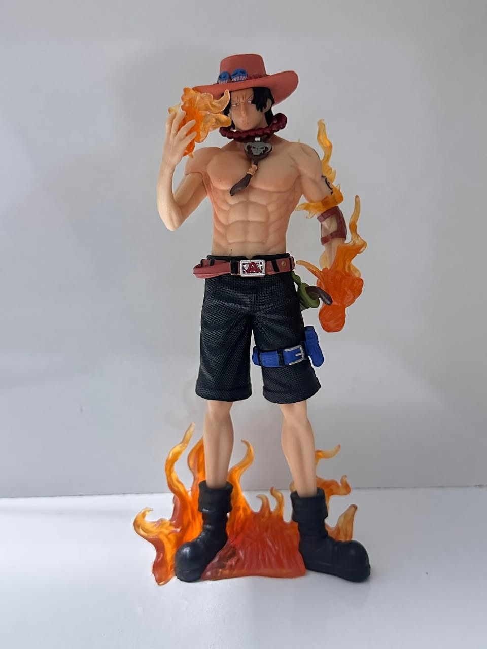 مجسمات للبيع موجود توصيل لكل المحافظات  مجسم ايس من انمي ون بيس ضوئي طول المجسم 21 سم سعر المجسم 25بيه مجال


**إذا كنت صاحب هذا الإعلان وتريد حذفه لأي سبب، رجاءا أرسل رسالة إلى الدعم الفني**