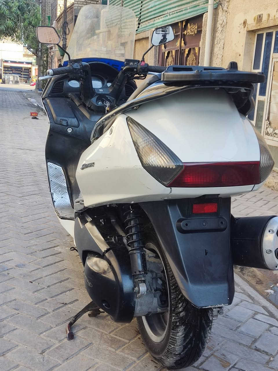 السلام عليكم شباب سلفر ونج 600 كهربائيات كلهه شغاله دراجه حلوه العلوان مدينه الصدر
***********
