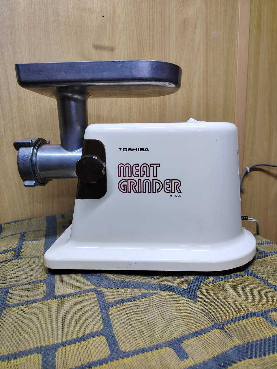 السلام عليكم عندي ماكينة ثرم لحم توشيبا ياباني نظيفة كلش للبيع بسعر ١٠٠ الف مكاني السيدية للاتصال ***********
