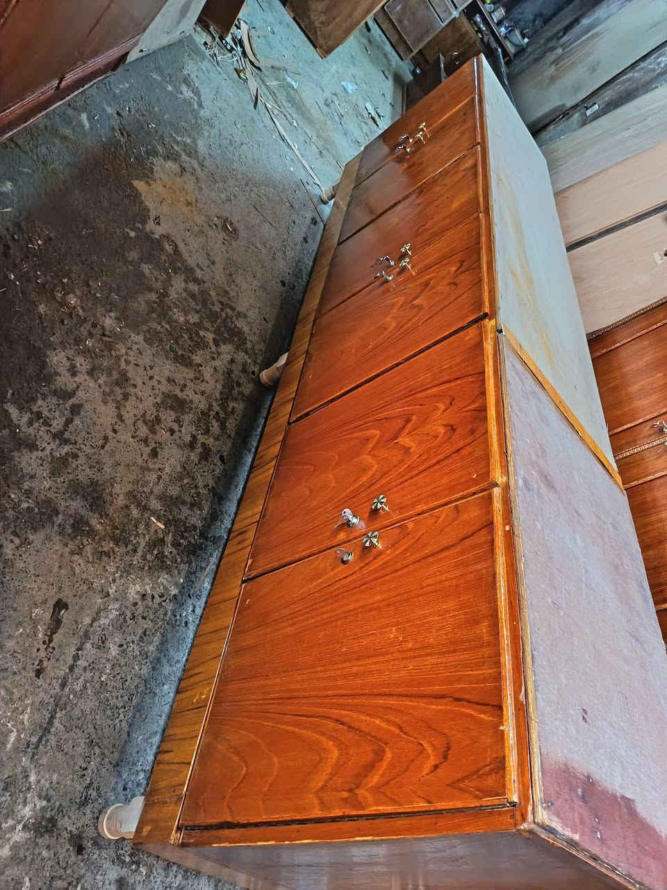 السعر 120 الرقم ***********
