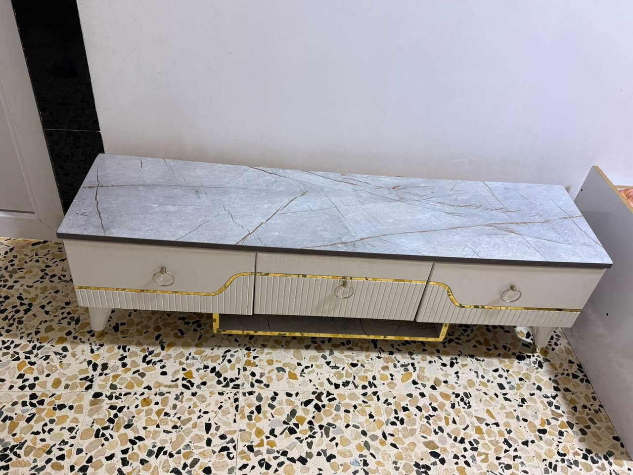 ميز بلازما مستخدم نظيف جداً
السعر ٧٥ وبي مجال بسيط


**إذا كنت صاحب هذا الإعلان وتريد حذفه لأي سبب، رجاءا أرسل رسالة إلى الدعم الفني**