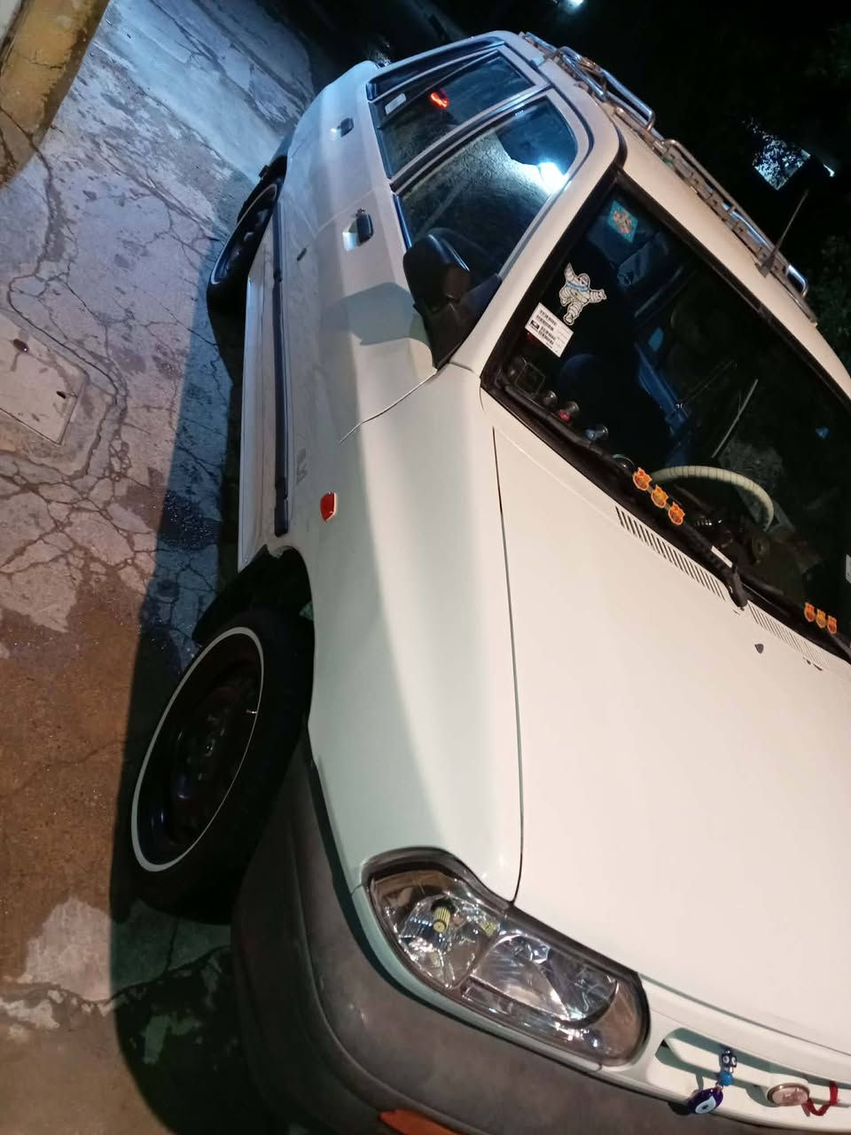 السلام عليكم سايبه للبيع موديل 2009 بل سنويه مسجله 2008 السياره مكفوله كفاله عامه فقط مزفته الجاملغات الخلفيه السياره خير من الله تجي وتشوف بعينك السعر 45 وبيها مجال حك الجيه مكاني بغداد المدائن رقمي ‏‪***********‬‏
