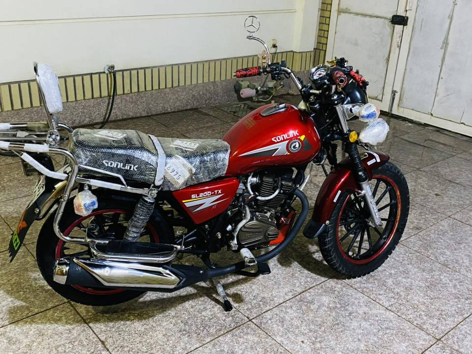 السلام عليكم دراجة نوع سونك شكل الجديد. مديل 2022 طالعة ب2025  محرك جوزي صالنصة كاتم مقدم دسك وكيلها حمودي العارضي السعر 1150 مكاني النجف 
الرقم ***********
