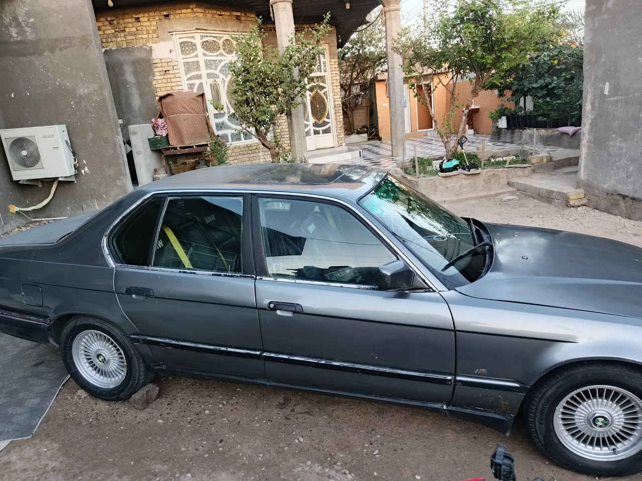 سلام عليكم
البيع او مراوس  
بي ام 735
مديل 92
ابلاديه 
مكينه مفتوح 
فول مواصفات 
كشنات كهرباء 
فتحه شغاله 
رقم بغداد 
حداده اماميه خلفيه  تايرات باتري جديده 
سعر 45 وبيها مجال 
رقم الهاتف او واتساب 
***********

‏‪***********‬‏
