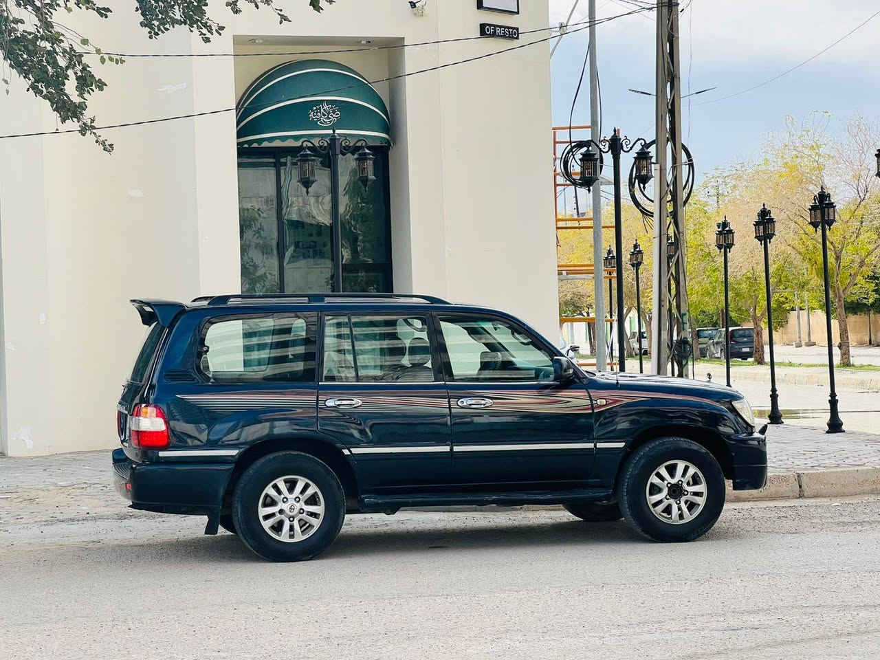 لا ندكروز موديل 2000محدثه 7خليجي سعر 104 سياره جديده وجاهزه مكفوله كفاله عامه من الضربه وتبديل مصبوقه جمالي فقط بدون دواخل مواصفات دفع رباعي  شاشه كبيره كامره كشنات كهربائي تدفه تبريد  غرفه جيده 7راكب حاديه جديده ١٠٠ب١٠٠ تخم تاير تبريد ثلج دبل تانكي محرك وكير مكفولات مكان السياره كربلاء المقدسة الستفسار اكثر تصال ***********
