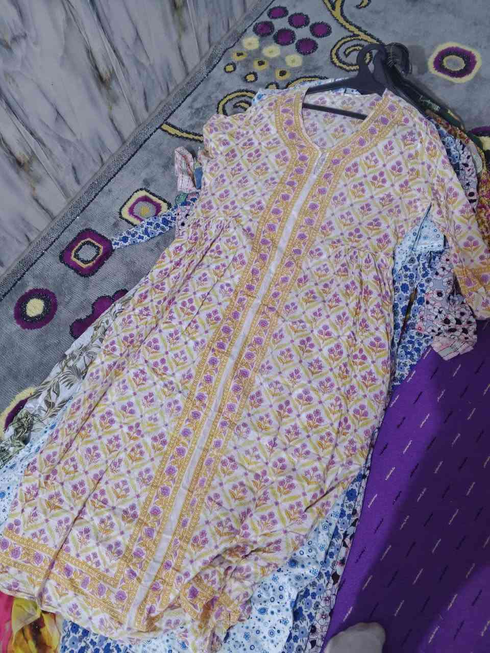 السلام عليكم هذني 60 قطعه للبيع عل 4 قطعه هذه رقمي ***********
