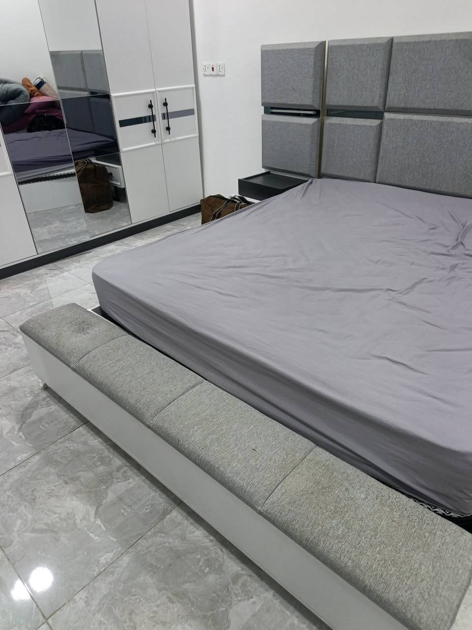 غرفه تركيه 10قطع نظام باب هدروليك 
استخدام قليل جدا العنوان كاطون الرحمه افران دبي

#مزاد #دبي

نعمل بنظام مرواس ونشتري جميع الاثاث المنزلي لجديد ولمستعمل ***********
