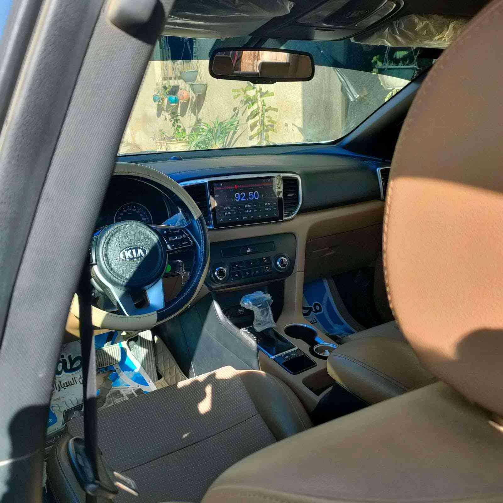 للبيع 🚗
نوع السيارة: كيا
الموديل: سبورتج
سنة الصنع: 2020
وارد : خليجي 
الممشى:   62000 km
اللون: ابيض
الحالة: نظيفة جداً 

المواصفات:
• فرامل ABS
• ( شاشة، كاميرا، حساسات امامي وخلفي، مرآة  كهرباء ، تحكم ستيرن، كشنات نص جلد بيجي، مثبت سرعة )
•اوضاع قيادة ( ايكو ، سبورت ، عادي )

الحوادث: خالية من الحوادث
الصبغ: بدون صبغ
الفحص: جاهزة للفحص

💰 السعر ‼️ علق بتم يجيك السعر بالخاص ‼️

📍 الموقع: بغداد / الكاظمية

📞 للتواصل: *********** / ***********
