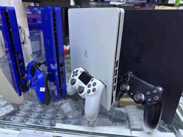 سلمً معدل 9/11 مع العاب
اجهزة لوك ستيكر ضمان 
يدة وحدة اصلي ملحقاته 
السعر ٢٧٠ الف 
***********
