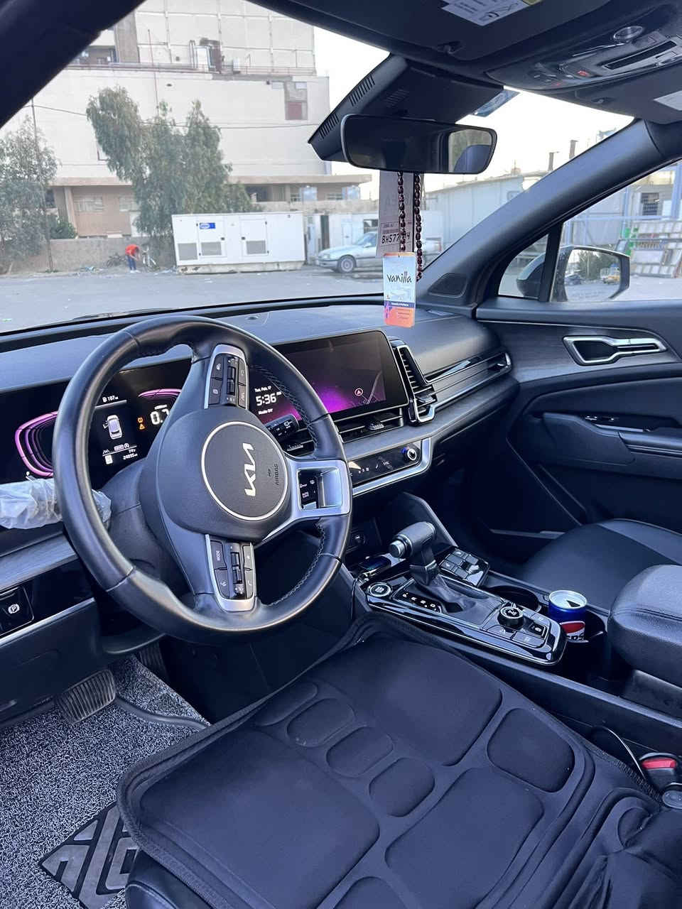 السلام عليكم 
سبورتج اكس لاين 2023 وارد امريكي رقم بغداد مكينه 2500 صبغ جاملغ فقط بدون دواخل بدون ايرباك ماشية 25 
السياره جديده ونظيفة كلش احلى من الصور 

بصمة . كشنات جلد . بانوراما . كشن كهرباء . شاشه متصله . جنطه كهرباء . شحن وايرلس . رادار امامي خلفي وباقي المواصفات معروفة

مكانها بغداد العامريه 
السعر 22500 وبيها مجال بسيط
***********
