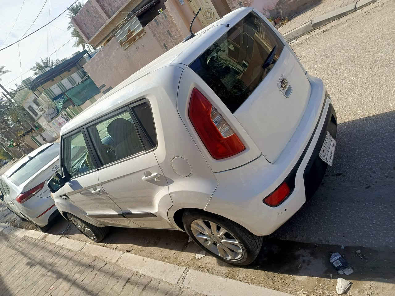 كيا صول موديل 2013 وارد امريكي مكينة 2000 دوش رقم بغداد ماشيه 107 فقط  تحويل مباشر فوول تحكمات بلوتوث حاكيه كروز سرعه محرك كير تبريد صدر مكينة كير كله جديد تبريد تدفئة دوشمة تايرات كله جديد بيه 4 قطع والباقي كفالة عامة والسونار موجود مع الصور السعر 110 وبيها مجال ..
العنوان : كربلاء قضاء الحسينية منطقة العطيشي 
هاتف : ***********
للبيع او المراوس
