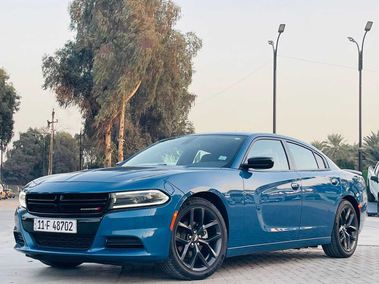 سلام عليكم 
دوج جارجر بلاك توب 
مديل 2023 
رقم بغداد دولي ب اسمي 
وارد امريكي حادثه : ربع دعاميه+
صور حادثه مرفقه ب المنشور
كلين سيارة 
كفاله عامه شرط سونار 
ماشيه 65 ميل
لون سيارة مميز
موصفات بلاك توب
شاشة كبيرة 
ابل كار بلي 
اندرويد اوتو 
اوامر صوتيه
كامرة خلفية دوارة
تحكمات مقود جهتين 
كشنات كهرباء
لد امامي نهاري + لايت زينون 
لد خلفي
جنح خلفي
مكان سيارة: بغداد حي التجار 
السعر : 273$ وبيه مجال بسيط 
للاستفسار: ***********
