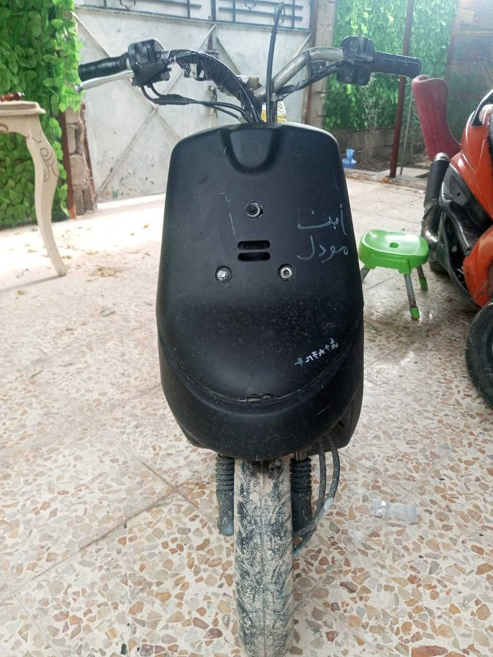 دراجه بطه الدراجه مامفتوحه نشطه سرعته 60 سرعته حلوه كفراته كامله بس اني مسويه مال لعب الصالصنه زارفهة بس صوته مو كلش قويه تجي تشوف بعينك السعر 150 وبيها مجال حك الجيه مكاني بغداد المعالف الري تقاطع الربيعي الاتصال الرقم *********** متواجد 24
