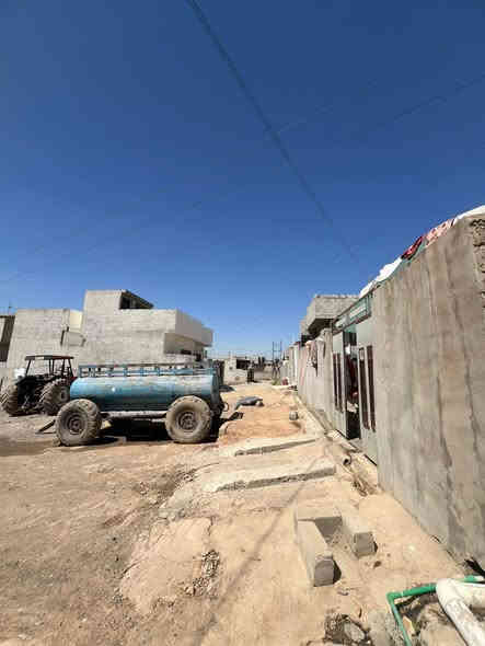 ارض للبيع في حي القوسيات 

قرب مدرسه الصنيه بل ضبط 

المساحه.  105. متر شبه مربع 

سند زراعي نموذج 25حق التصرف سند ابيض وصل تمليك 

خدمات ماء كهرباء التبليط 20متر 

موقع 🌐مميز جدن مكان مرتفع 

اتجاه الارض شروق 

السعر.  15.بي مجال 

الاستفسار بل ارقام 

***********
***********
