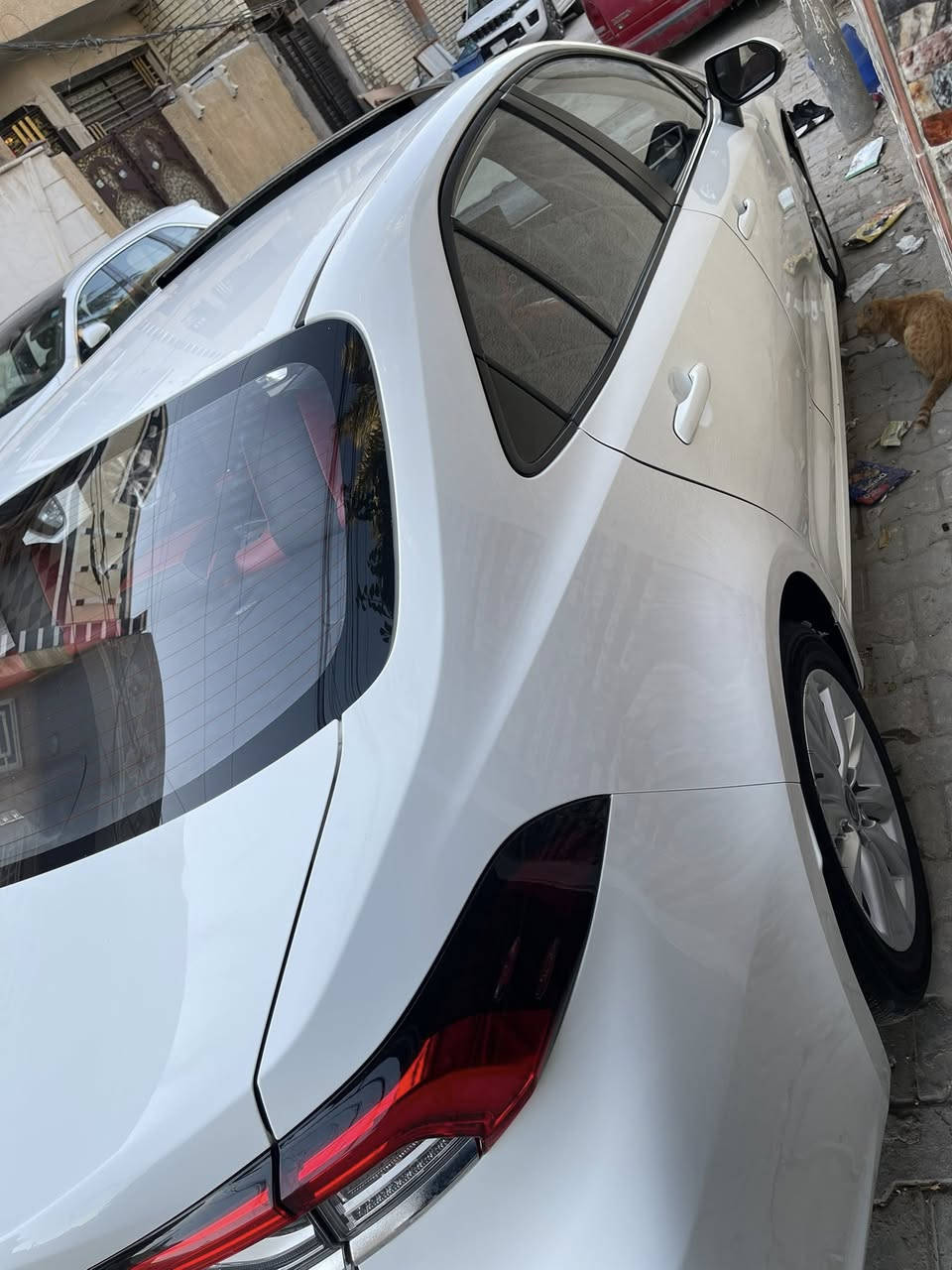 السلام عليكم
كورلا هايبر موديل 2024 خليجي مكفولة من الضربة وصبغ 
رقم بغداد بسمي 
فول مواصفات 
محرك 1800cc
فتحة
جلد 
كرسي كهرباء 
بصمة + دخول ذكي
لد زينون امامي لد خلفي 
هند بريك دكمه +اوتو هولد
تبريد امامي خلفي
كراسي جلد لونين اصلي
شاشة كبيرة كار بلي+ كاميرا خلفية
رادار + وقوف ذكي 
ثلاث وضعيات قيادة نورمال +ايكو +EV مود
تحكم استيرن +شاشة اعطال 
مري كهرباء + اشاير بالمري
العنوان / بغداد 
رقم تلفون ***********☎️
