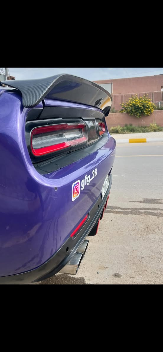 للبيع او مراوس  جالنجر 2013اصل اس ارتي  مبدلين مكينه 5700 اصل لون ابيض مغيرين لونها خارج العراق داخل وخارج  السياره اكلين مابيها اي نقص كلشي شغال محدثه الخارج بلكامل23 حته الدركه مكاني بغداد الدوره السعر100 وبيها مجال رقم الهاتف ***********
