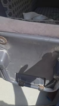 كشن نيسان قلاب للبيع عدد٣ بغدادالشراي يتصل٠٧٨٠٤٠٨٣٨٣٧