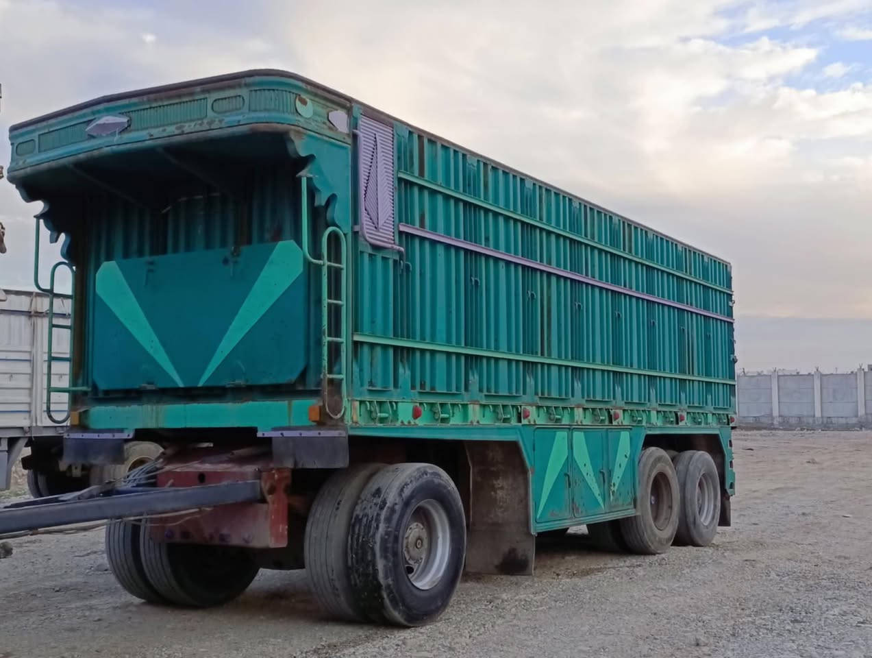 للبيع الطول 760 السعر 125 اتصل ***********
