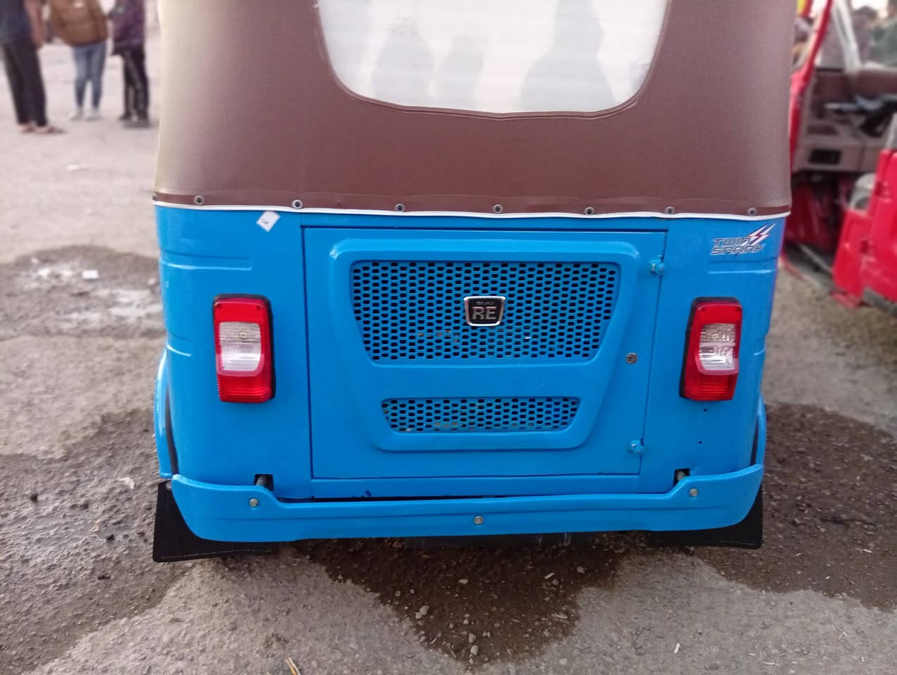 تكتك موديل 2021/11كفالة عامه محرك كشر رقم نكليزي بسمي عنوان بغداد السعر 9/850رقمي ***********
