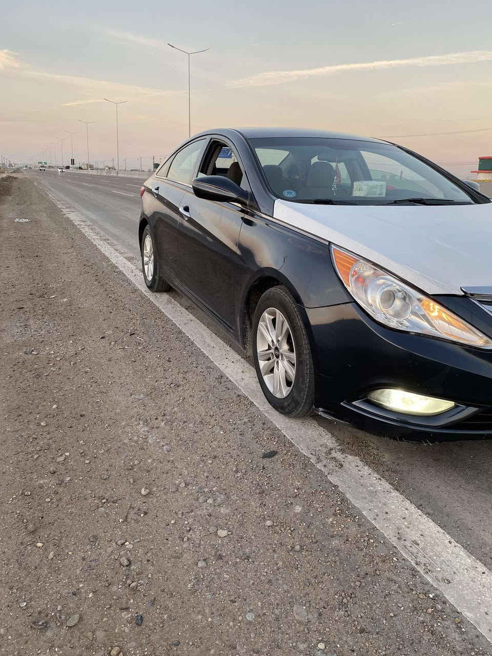 سوناتا موديل 2012 وارد امريكي بيها جاملغ امامي ايسر صبغ ونص باب السكن صبغ فقط وطخة خفيفة كلش بالدعامية الخلفية موجود سونار وتفاصيل كاملة 
السعر 105$ 
***********
