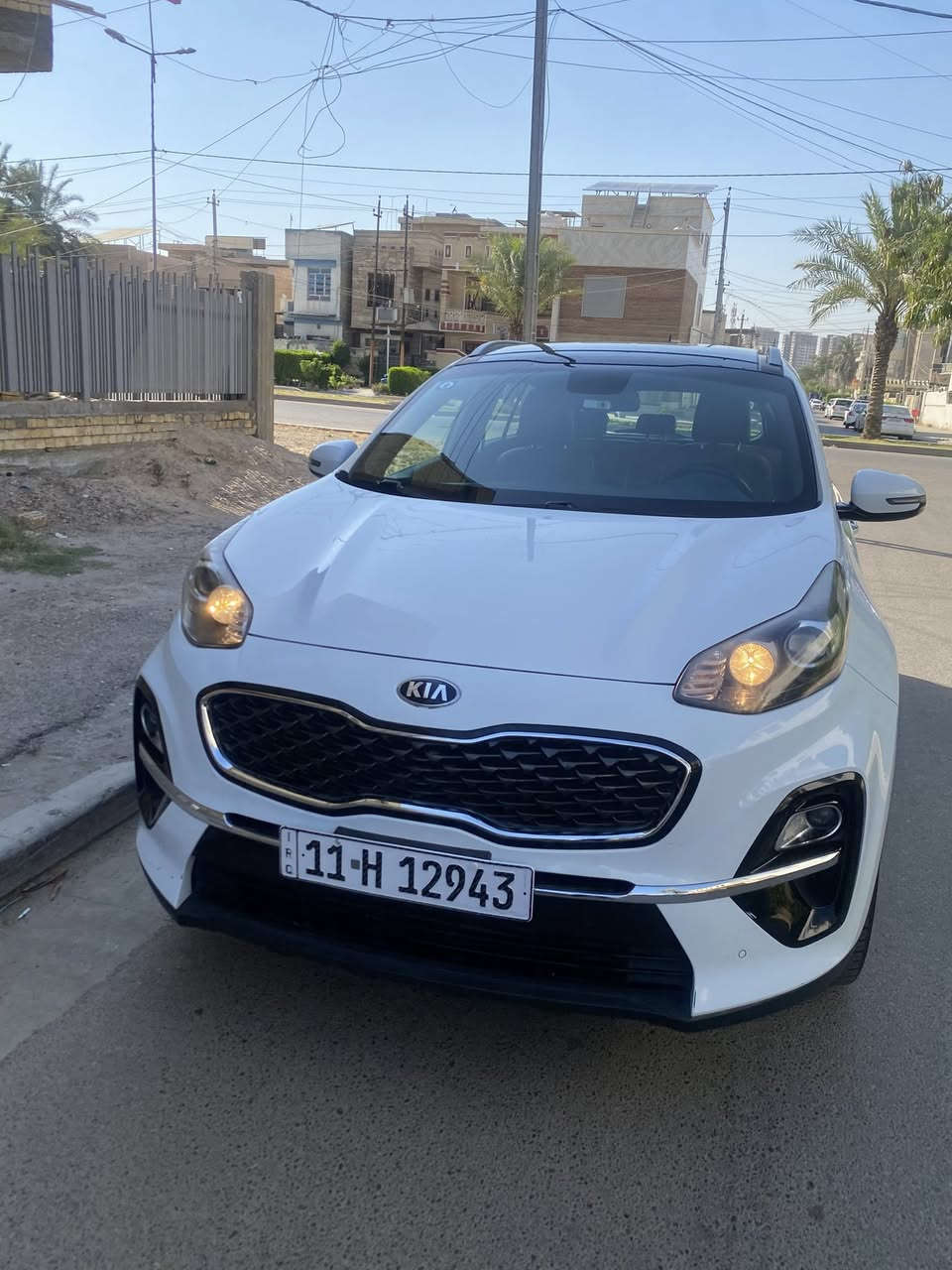 السلام عليكم سبورتج للبيع موديل 2019 شكل 2020 
خليجيه
مكفوله ماعدا شبر جوه باب الصدر وممبين 
محرك 2000 دوش بانوراما ماشيه54 الف كيلو حساسات اماميه وخلفيه مود درايف ومري شفط تشغيل سويج
السياره استعمال شخصي من الزيرو السعر193 
مكان السياره/ السيديه ***********

