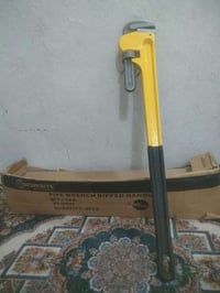 سكول سبانه حجم كبير  عدد 1 كارتون 4 قطع داخل الكارتون   سعر القطعه 20 ...