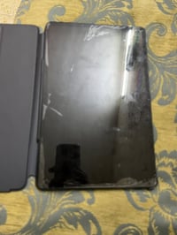 ايباد هونر للبيع ابر الكيبورد باد 9 فقط الشاشه مفطوره ذاكره 256 مكان ب...