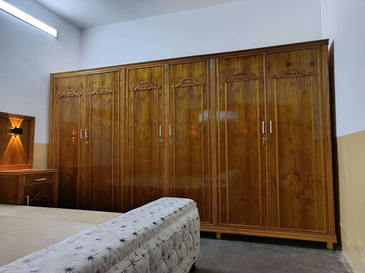 السلام عليكم تم تجهيز غرفه صاج 5ملم من معمل ونجارة صالح فصال حسب الطلب
للاستفسار علا الخاص او الاتصال علا الارقام ***********
***********
