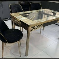 ميز طعام • مستعمل ٣ أشهر • كوت قضاء الحي