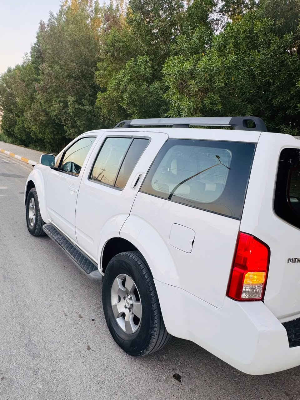 السلام عليكم للبيع السعر97 موديل 2009 سياره جديده ونضيفه في معنى الكلام جاهزه من كلشي بدون اي نقص ترايك شرط مال زيرو 
عنوان السياره واسط الزبيديه ***********
