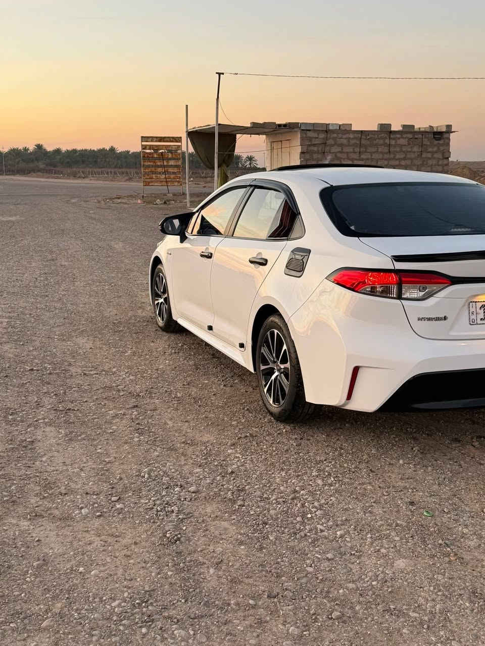 السلام عليكم
كورلا هايبرد  شكل امريكي 
موديل 2023 
فول مواصفات 
سستم كامل سودات
رقم بغداد تحويل 
 
داخل احمر جلد 
مكفولة كفالة عامة 
ماشية 31 الف 

مكاني بغداد حي الجهاد 
السعر المطلوب 143 وبيه مجال 
واتس اب ***********
***********
