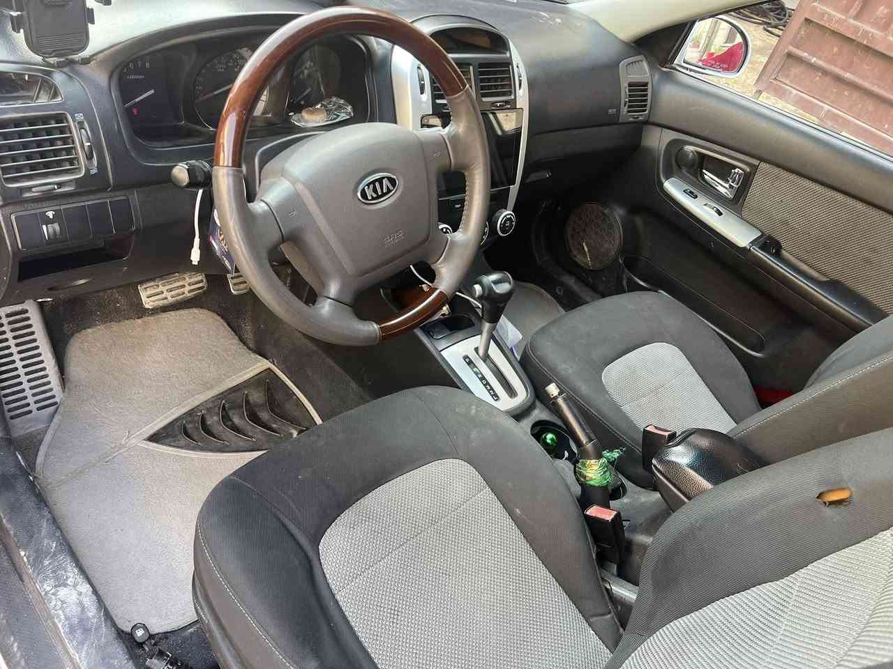 كيا سبيكترا موديل 2008 هاش باك وراد امريكي محرك
2000
كير ومحرك خير من الله 
زوج تاير جدد مع سبير 
باتري جديد
مثبت سرعه
كهربائيات شغاله 
شاشه كامره خلفيه
ماء اخضر حماوة ثابته 
صدرها ٧٥%
تبريد عاطل يرادله راديتر 
دعاميات بيهن شخوط بسيطه كلش
ضربتها ستوته الجاملغ الخلفي الايمن 
مرجعيها ماواصله الحوض 
الجاملغ الايمن ايضا هم طخه موضحهن بلصور 
بها طخطخات بسيطه يرادلها ترتيب 
صبغها بلاد 
ابيعها حزام 
رقم بغداد مشروع وطني سنويه شهر العاشر ب2025 مسويها باسمي شرط التحويل مكاني كربلاء
ب76 وبيها مجال


**إذا كنت صاحب هذا الإعلان وتريد حذفه لأي سبب، رجاءا أرسل رسالة إلى الدعم الفني**