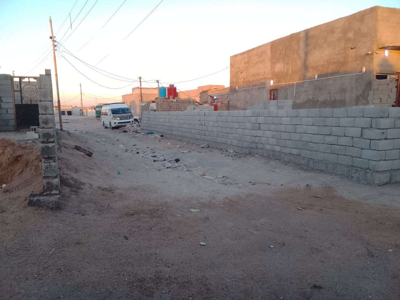 قطعه زراعي خلف معارض الزبير وادي سباع المساحه 180متر واجهة 8ونص ونزال 22للبيع تبعد عن شارع سفان 1000متر وعن شارع تبليط 50متر السعر 10قابل للتفاوض  ***********الرقم ما متواجد علفيس مستعجل علئ البيع

