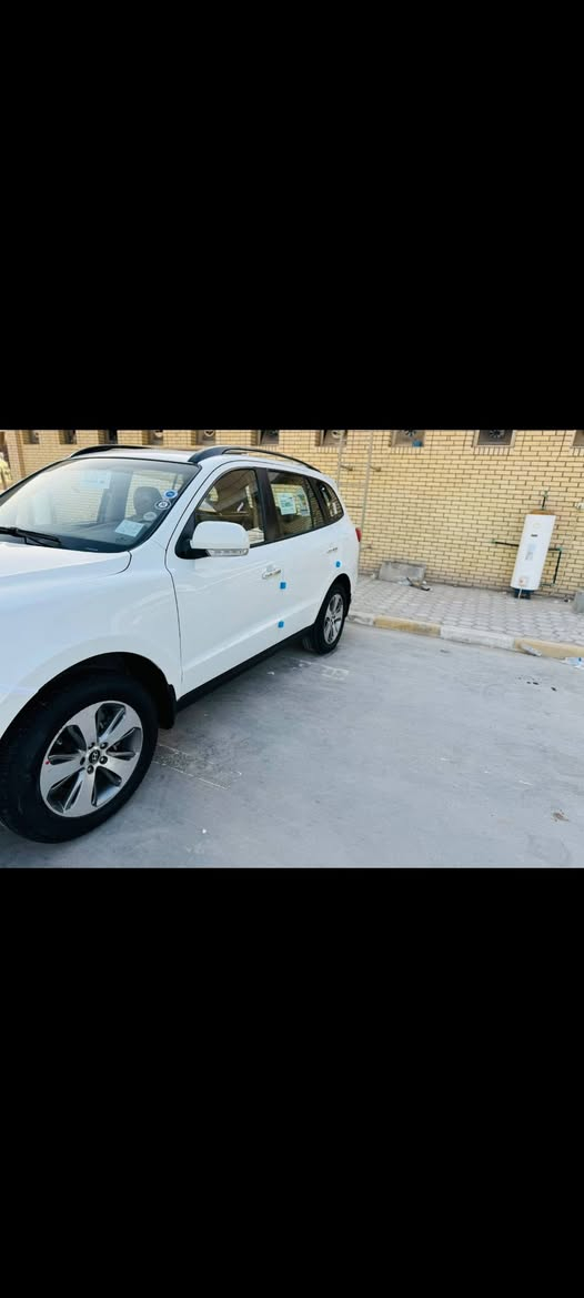 السلام عليكم سنتافي 2012 للبيع وارد خليجي  مشروع وطني رقم نكليزي بسمي محرك 4 مرايات شفط  بصمه   فتحه  كشنات كهربائيه 7 راكب صبغ بنيد سعر 145 بيه مجال  مكان ناصريه رقم ***********
