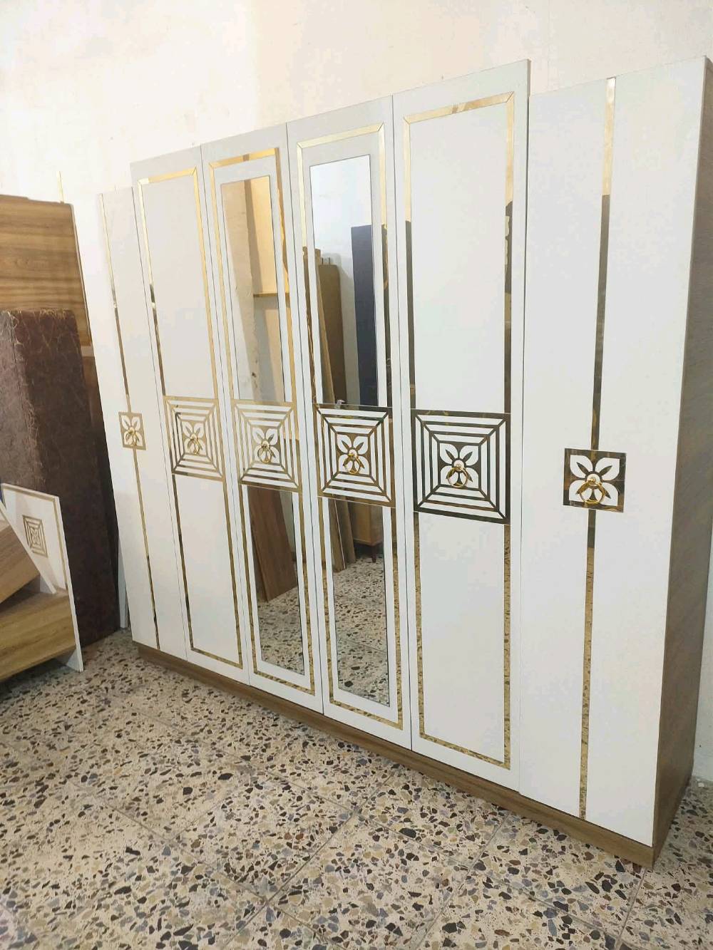 غرفة نوم تركي 
العدد 7
السعر 500
شد🪛 ونقل🚛 داخل بغداد مجاني