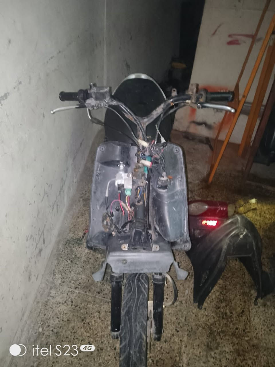 ماكس للبيع الهندر مكسور كدام العين تاخذو مثل الي بل صوره ادفع سعر عجبني ابيعك غير متواجد على فيس للاستفسار على هذا الرقم ***********
